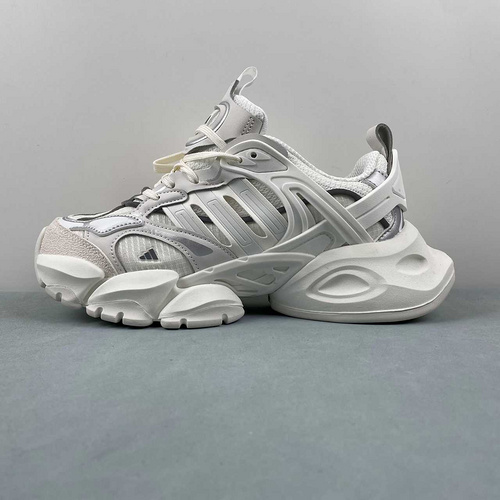 D  Adidas XLG Runner Deluxe  IH7795  36-45